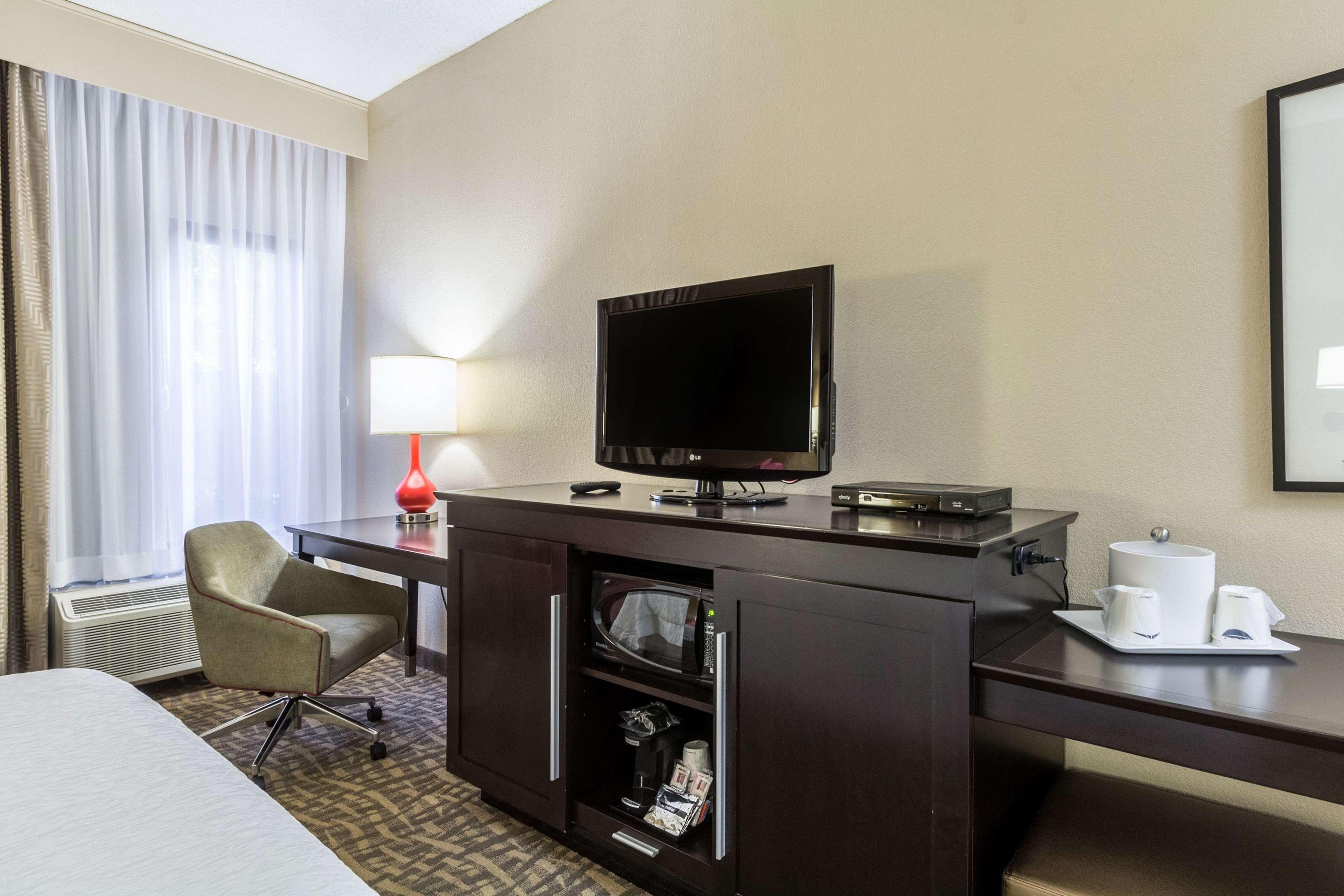 Hampton Inn Jackson Pearl Intrntl Airport Bagian luar foto