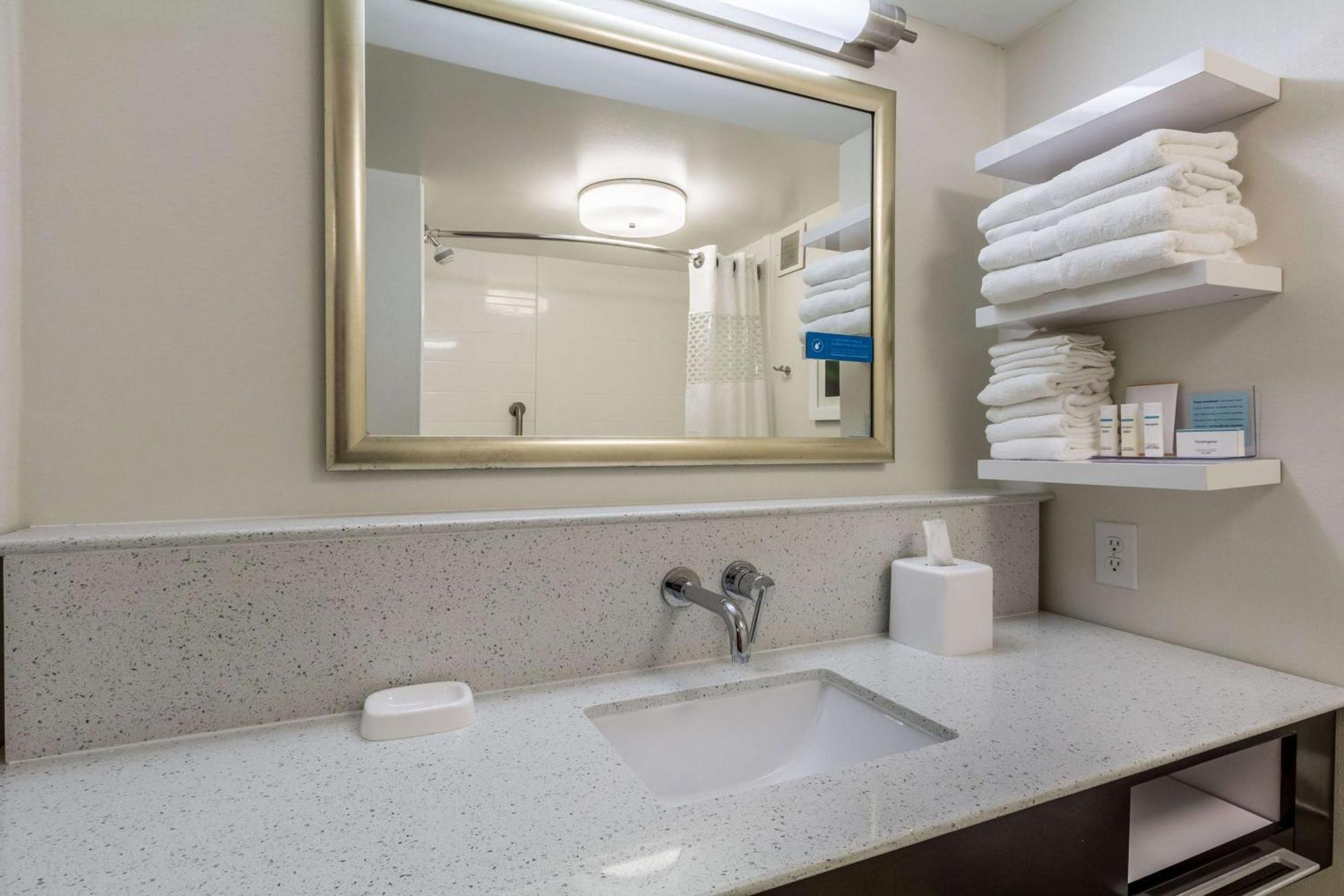 Hampton Inn Jackson Pearl Intrntl Airport Bagian luar foto